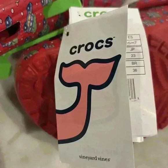 NWT Crocs classic Vineyard Vines Christmas clogs - Picture 4 of 4